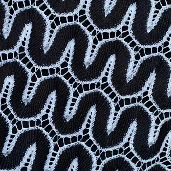 Banana Republic Petite Sheath Straight Lace Squiggle Black/White Dress 4P - Picture 6 of 10